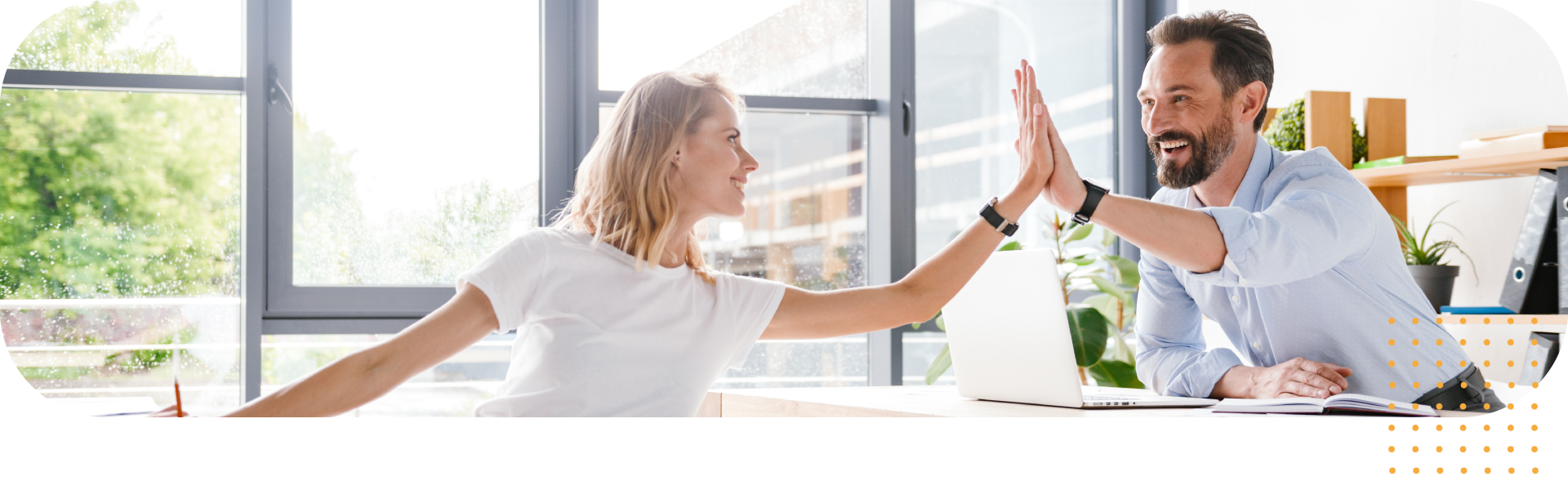 Führungskräfte und Unternehmer im Coaching-Gespräch in Berlin