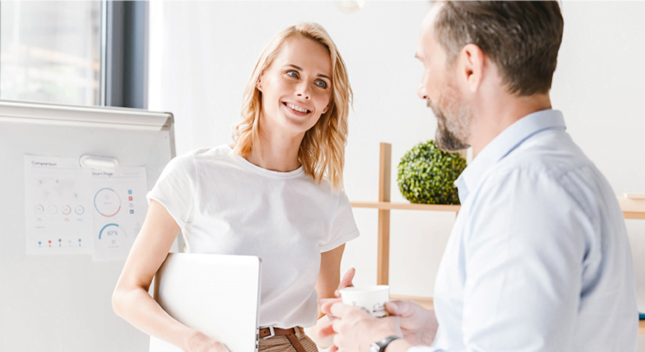 Beratungsgespräch zur Geschäftsentwicklung mit Fokus auf Strategie und Wachstum